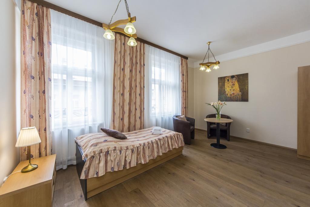 Aparthotel Lublanka Praga Esterno foto