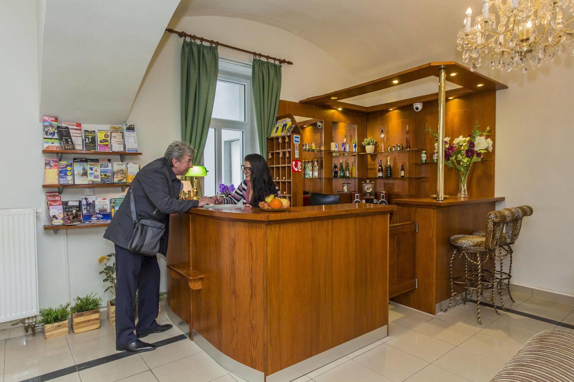 Aparthotel Lublanka Praga Esterno foto