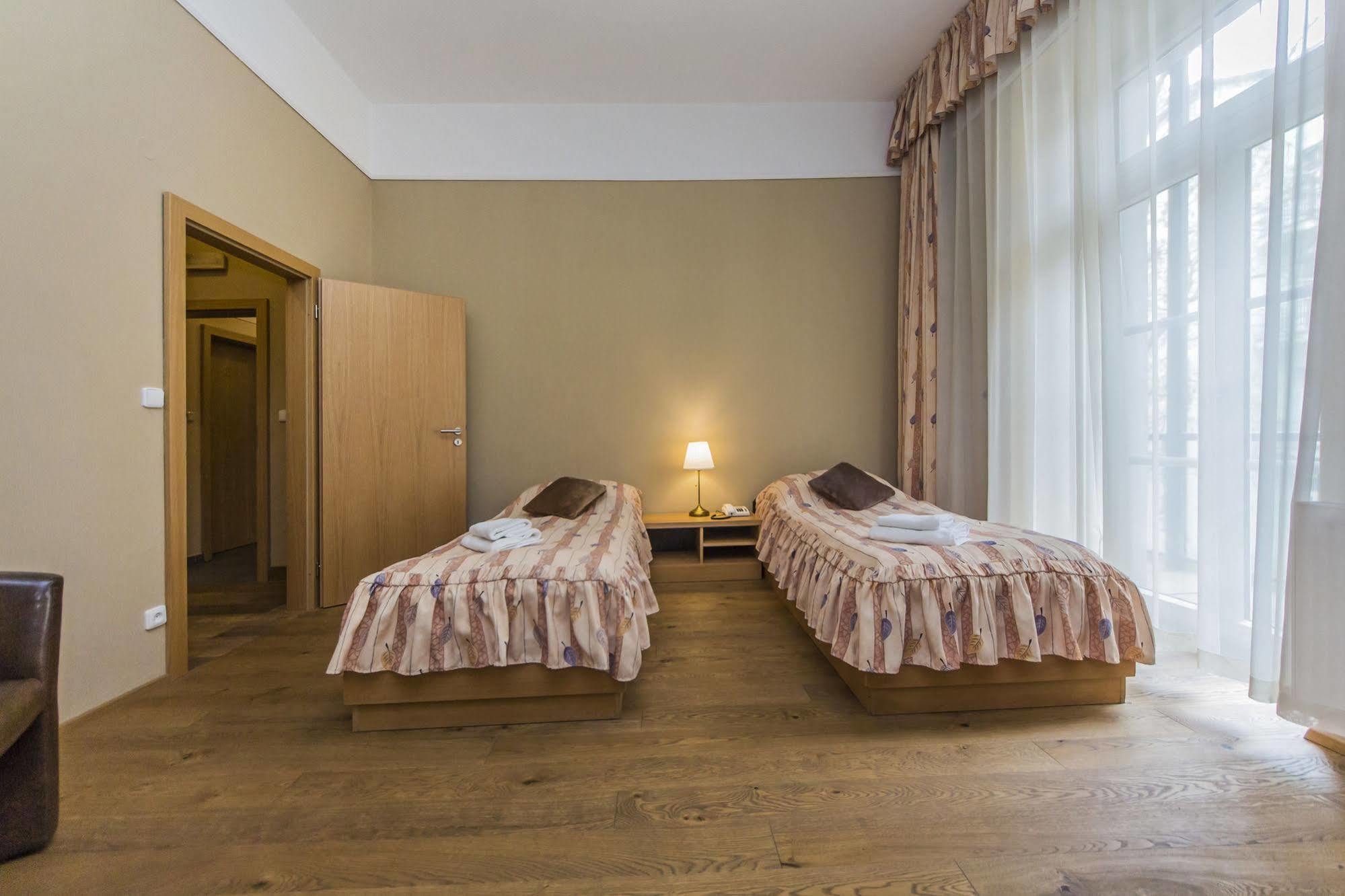 Aparthotel Lublanka Praga Esterno foto
