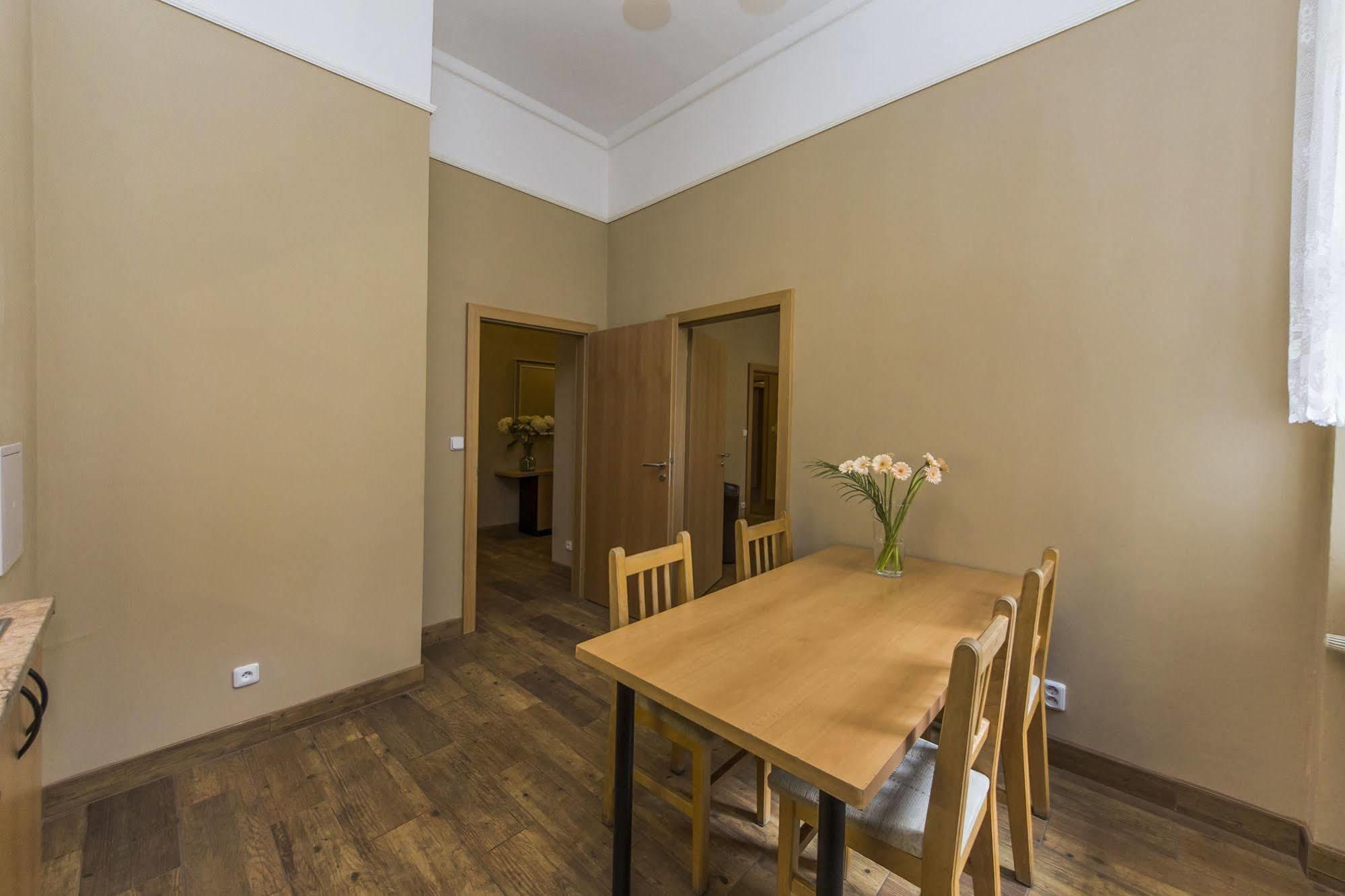 Aparthotel Lublanka Praga Esterno foto
