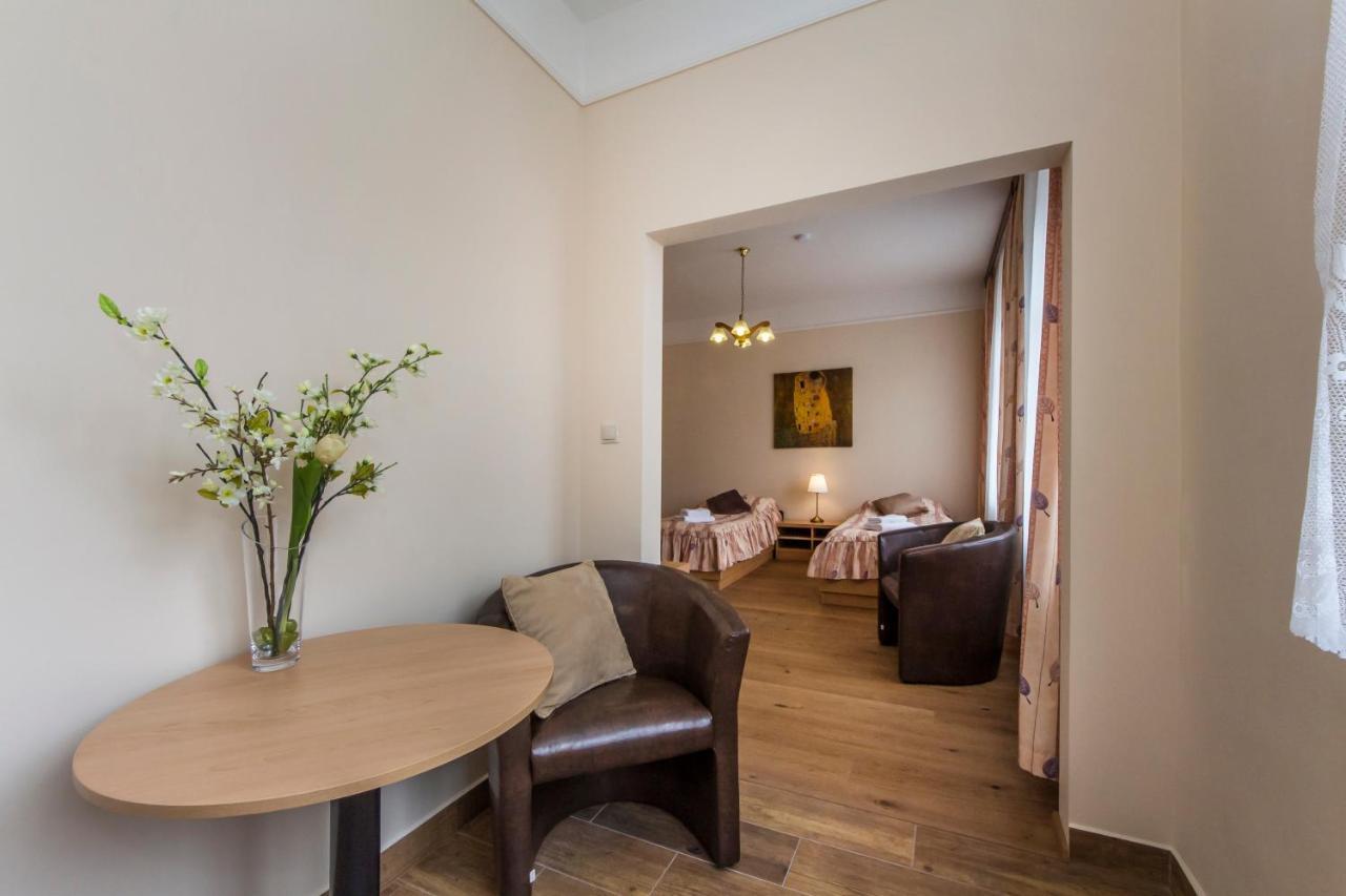 Aparthotel Lublanka Praga Esterno foto
